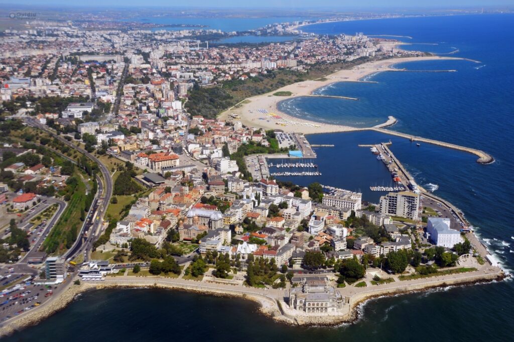 Obiective turistice Constanta - Portul Tomis
